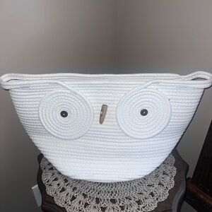 NWT White Owl-Shaped Woven rope Basket